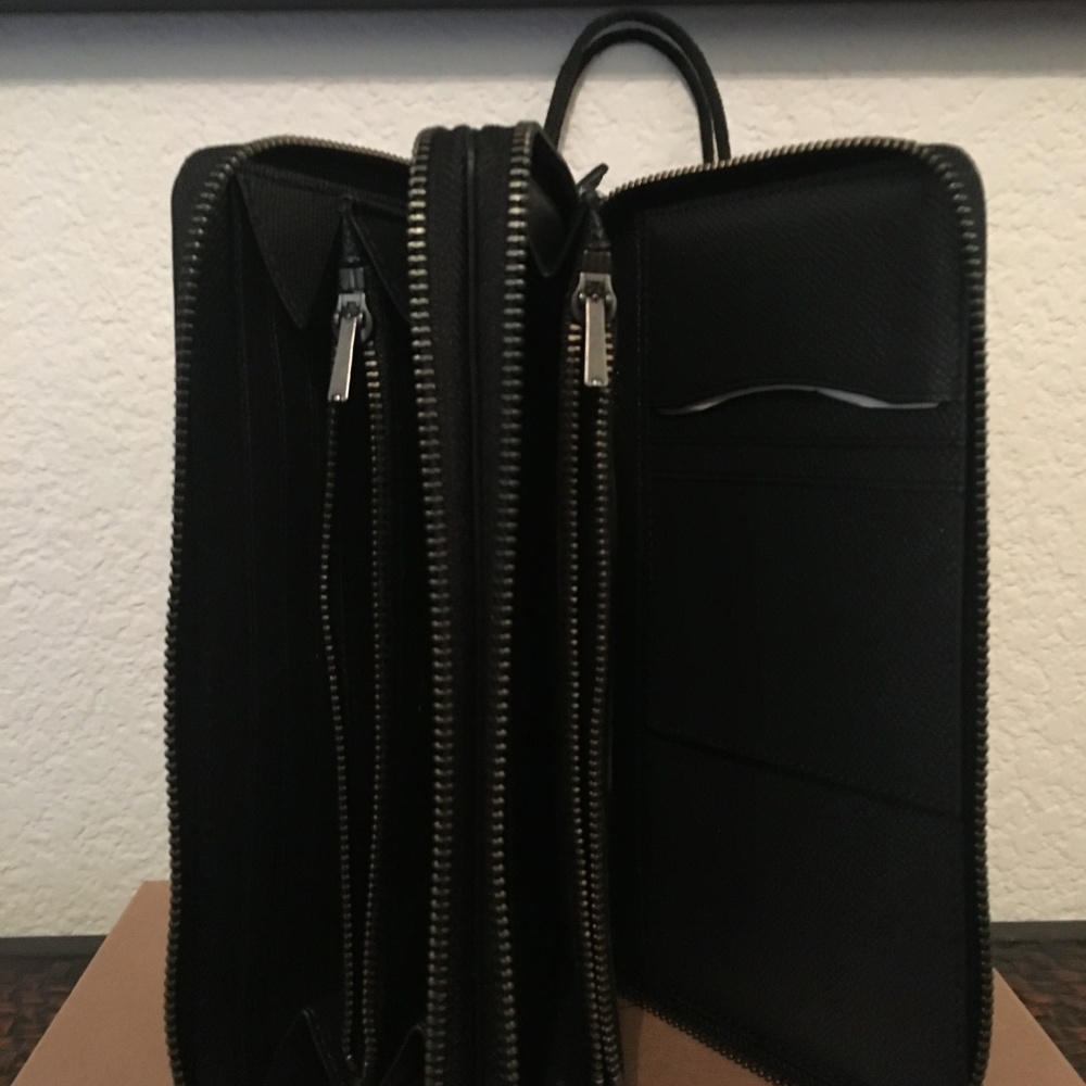 Coach Wallet - Picture 7 of 7